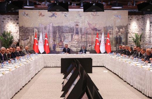 Maliye Bakanı Nureddin Nebati futbol zirvesini topladı