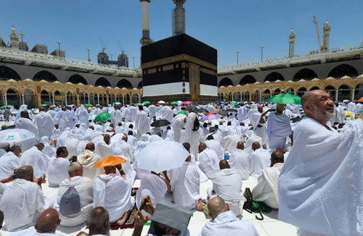 Umre mevsiminin başlamasıyla Kabe'nin etrafındaki bariyerler kaldırıldı