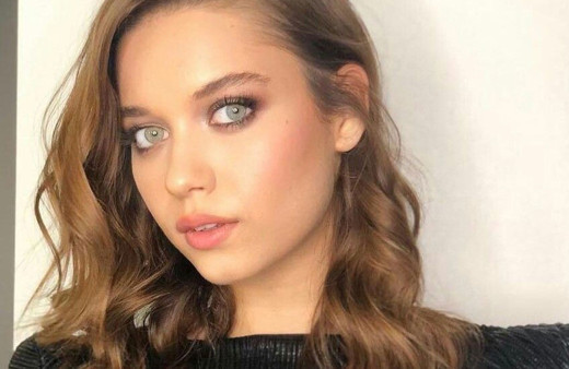 Afra Saraçoğlu kötü haberi duyurdu! Dizi çekimleri bile durdurulmuş...