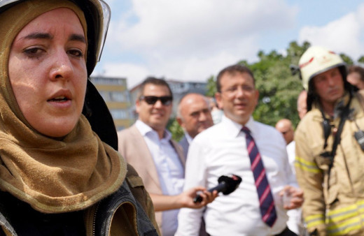 Ekrem İmamoğlu Balıklı Rum Hastanesi yangının içinden fotoğraflar paylaştı