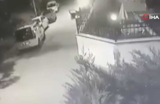 Büyükçekmece’de kar maskeli silahlı 3 kişi otomobili gasp etti