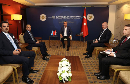 Bakan Çavuşoğlu, Irak Türkmen Cephesi Başkanı ile görüştü