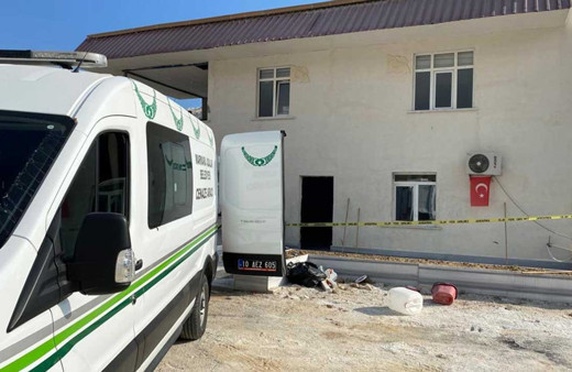 Balıkesir'de boşanma aşamasındaki eşini silahla öldürüp intihar etti