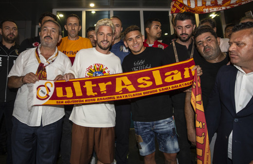 Galatasaray'dan transfer şov! Dries Mertens ve Lucas Torreira İstanbul’a geldi