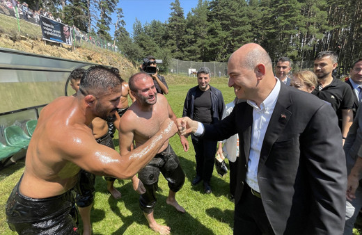 Bakan Soylu er meydanında! “Hak tarafının başpehlivanı Recep Tayyip Erdoğan'dır”