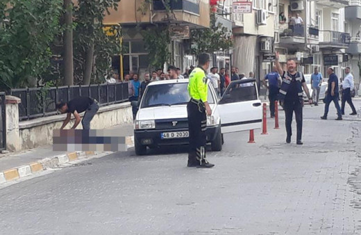 Aydın'da korkunç olay: Tartıştığı kişiyi öldürüp, emniyetin önünde intihar etti