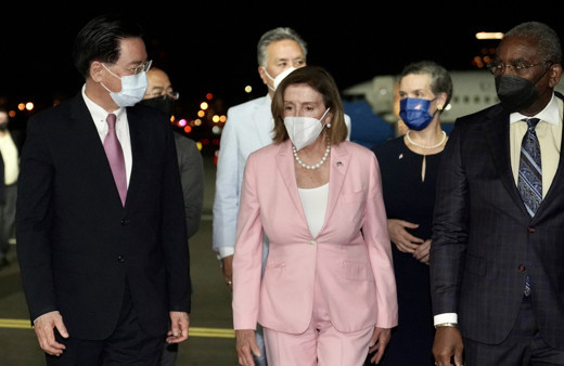 Pelosi Çin'in uyguladığı yaptırımlara güldü: "Kimin umrunda?"