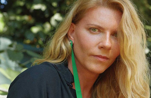 Mazhar Alanson'un 59'luk eşi Biricik Suden gençlere taş çıkardı! Kaslarıyla yıllara meydan okuyor