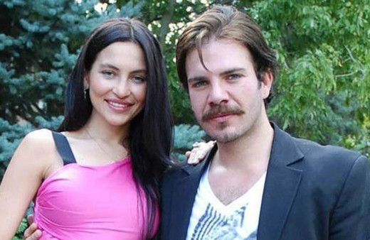 Tolga Karel'in eski eşi çırılçıplak plaja indi! Verdiği pozlarla kasıp kavurdu