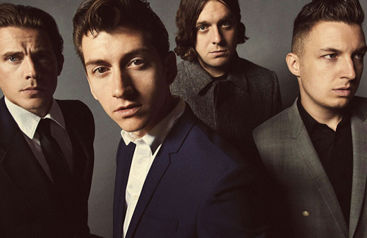 Dünyaca ünlü rock grubu Arctic Monkeys'in Beyoğlu gecesi olaylı bitti! Bakkalın saldırısına uğradılar