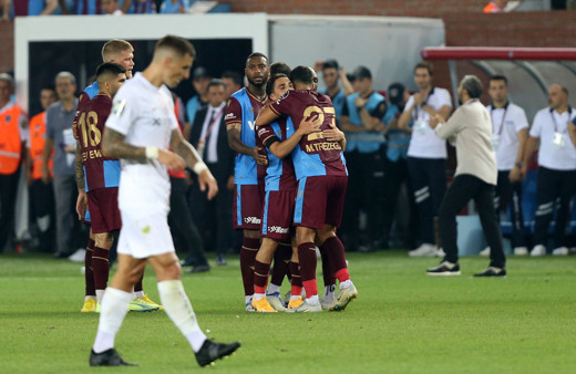 Fırtına tek attı 3 aldı! Trabzonpor Abdulkadir Ömür'ün muhteşem golüyle Hatayspor'u mağlup etti