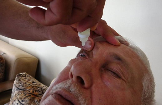 Katarak ameliyatı için gittiği hastanede dünyası karardı! Gözünü kaybetti