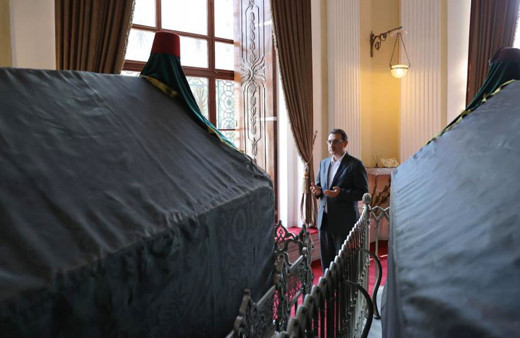 Dönmez'den Abdülhamid Han Türbesi'ne ziyaret denizlerimizdeki keşifte onun da bir işareti olacak