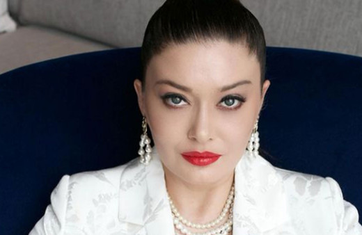 Nurgül Yeşilçay yeğeninin düğününde yaptığı dansla herkesi şaşkına çevirdi!