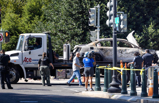 ABD'de saldırı girişimi: Kongre binasına aracıyla girmeye çalışan şahıs intihar etti!