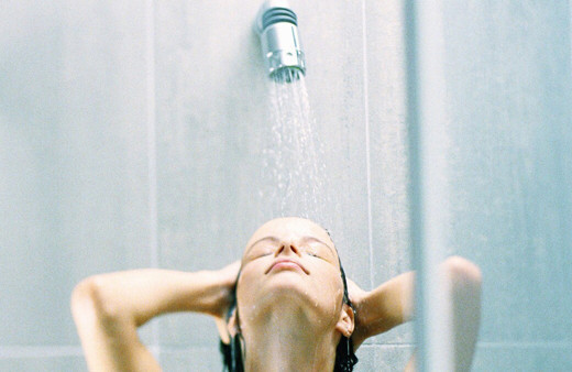 Herkes bu hataya düşüyor! Duş alırken bu hatayı yapmayın!