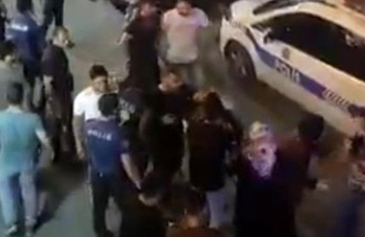 Çocukların kavgasına aileler katılınca ortalık savaş alanına döndü