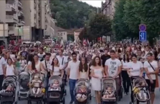 Tehlikeli silahlanma çağrısı! LGBT'ye karşı ayakladılar: Çocuklarımızdan ellerinizi çekin