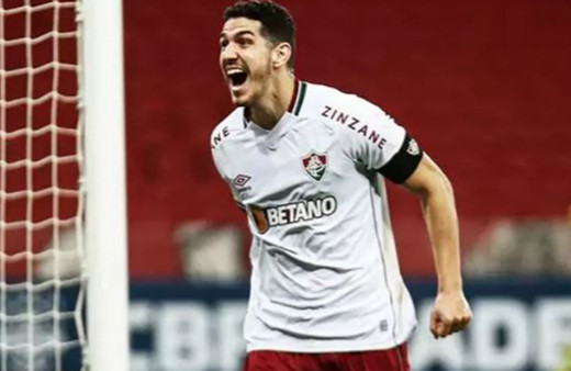 Galatasaray, Fenerbahçe'nin gözdesine talip oldu!