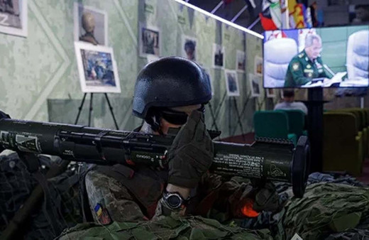 Vladimir Putin 'askeri oyuncuklarını' sergiledi! Rusya'dan gövde gösterisi