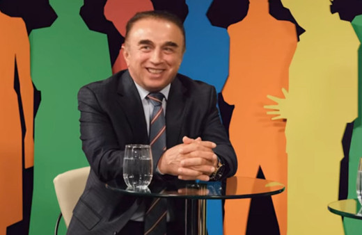 Çocuklar Duymasın'ın Fıs Fıs İsmail'i Süleyman Yağcı: Dekolteli, yırtmaçlı giyip gezersen insanların diyeceklerine katlanırsın