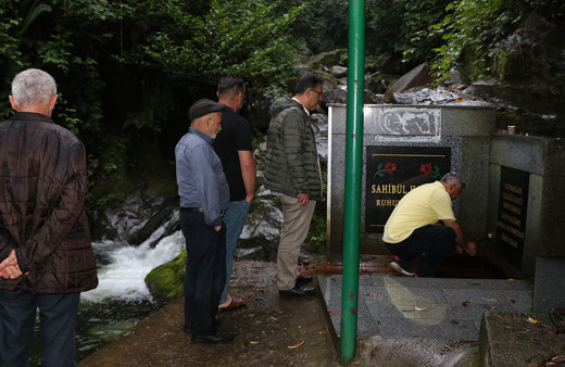 Rizeliler 'zehir' içiyor! Şifalı denen ancak arsenikli çıkan suyu içmek için kuyrağa girdiler: 'rapora inanmıyoruz'