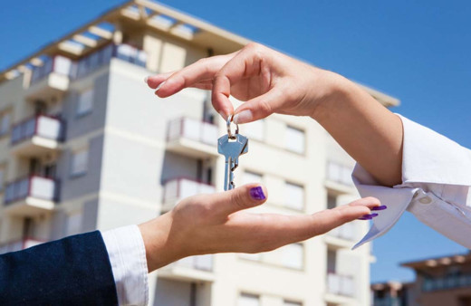 Bursa'da kiracı genç kıza yeni ev sahibi şoku! Soluğu savcılıkta aldı