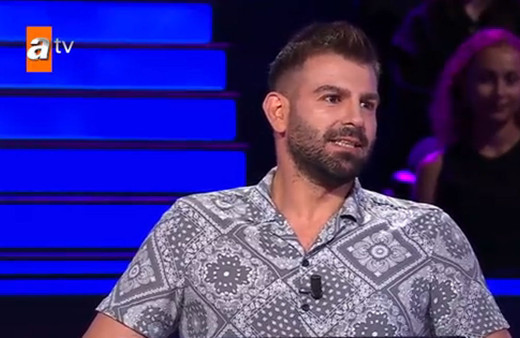 Kim Milyoner Olmak İster’de Kenan İmirzalıoğlu’na ‘Ezel Bey’ diye seslendi