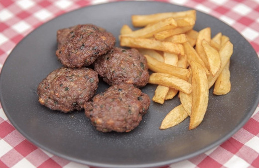 Anneniz bile size tarifini soracak! İşte damak çatlatan anne köftesi tarifi