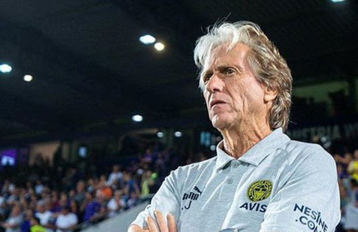 Fenerbahçe'de Altay Bayındır ve Miha Zajc'a yeni sözleşme