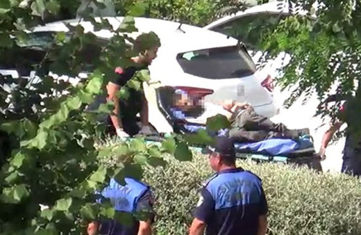 Silivri'de kaymakamlıkta polislere saldırı! Vurularak etkisiz hale getirildi