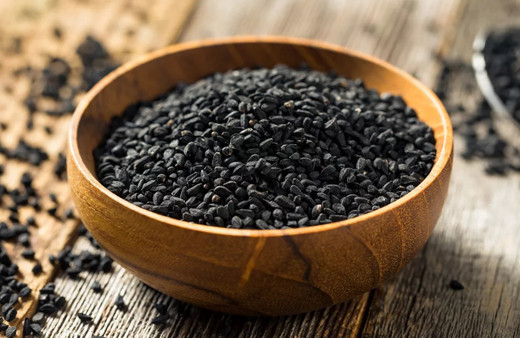 Çörekotunu hap gibi yutmanın şifasına bakın! Özellikle basuru olanlara çok faydalı