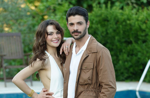 Gizli Saklı'nın taze aşıkları Sinem Ünsal ve Halit Özgür Sarı ilk kez ele ele görüntülendi!