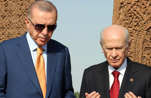 Cumhurbaşkanı Erdoğan ve Bahçeli'den Selçuklu mezarlığına ziyaret