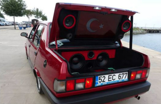 Aracına 130 bin TL'lik modifiye yaptırdı her hafta ceza yiyor