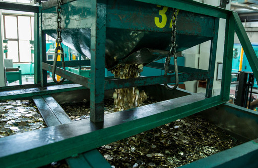 Trabzonspor hatıra parası bastıran Darphane özür diledi paranın üzerine yazılanlar Fenerbahçe'yi çıldırttı