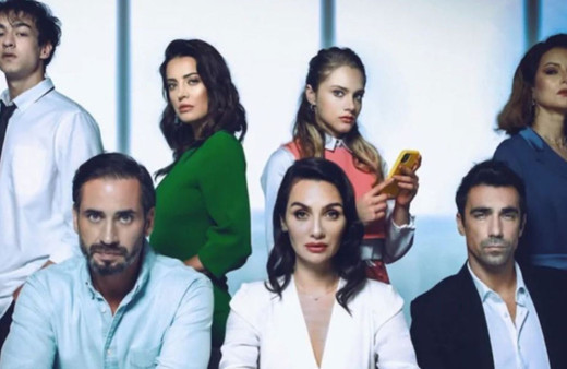 Öpüşme sahneleri büyük yankı uyandırmıştı! Kuş Uçuşu dizisi hakkında herkesi şaşırtan iddialar