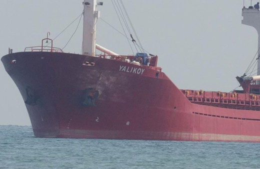 Çanakkale açıklarında karaya oturan gemi kurtarıldı