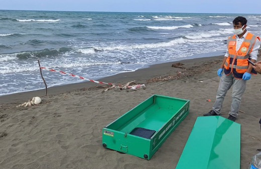 Samsun'da sahile iskelet vurdu yürürken kafatası ile karşılaştılar