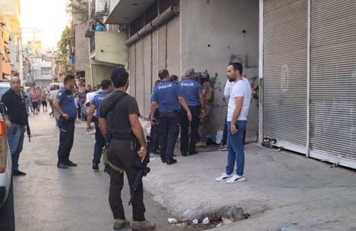 Polisin 'dur' ihtarına uymadı, saklandığı evdeki çocuğu rehin aldı