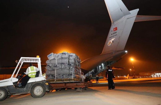 Türkiye'den Pakistan'a yardım eli! Bakanlık açıkladı: Uçaklar ulaştı!