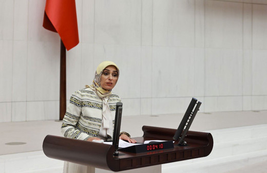 Zehra Taşkesenlioğlu'ndan video açıklaması : Başım açık özel anlarımı Ünsal Ban çekti ve....