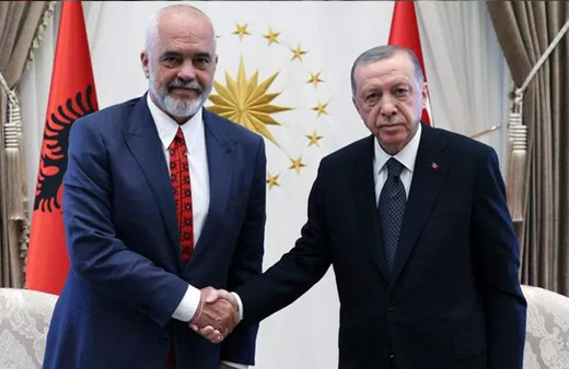 AB'yi eleştiren Edi Rama'dan Türkiye'ye minnet: Erdoğan olmasaydı...