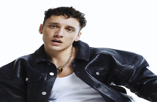 Edis ve Bensu Soral'in yakınlığı herkesi şok etti, kocası daha fazla dayanamadı! Sarmaş dolaş oldukları o görüntüler sosyal medyayı ikiye böldü