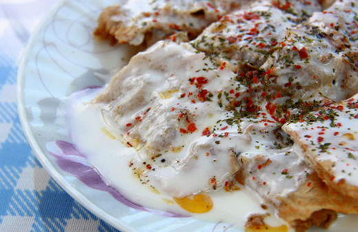 Yoğurdu ve sosuyla parmak yediriyor! Meşhur manlama tarifi favoriniz olacak