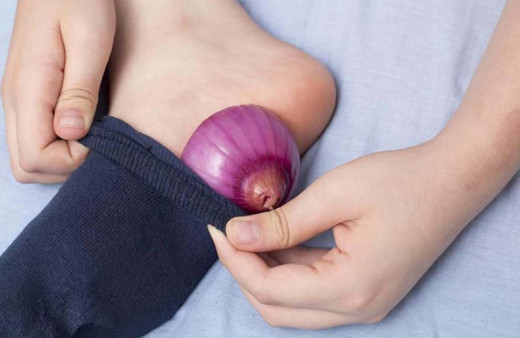 Çorabınızın içine yarım soğan koyarsanız bu hastalıkları def edebilirsiniz
