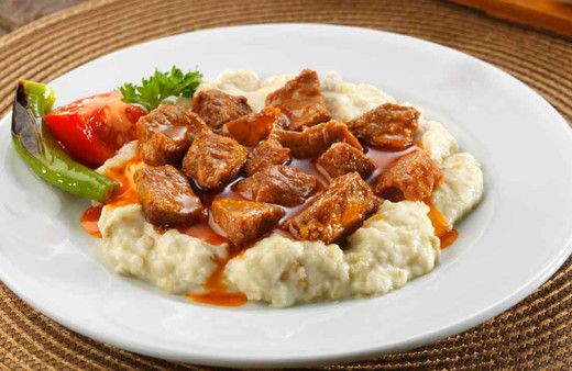 CNZ Burak'ın meşhur beğendili kebap tarifi! Deneyip de beğenmeyeni bulamazsınız