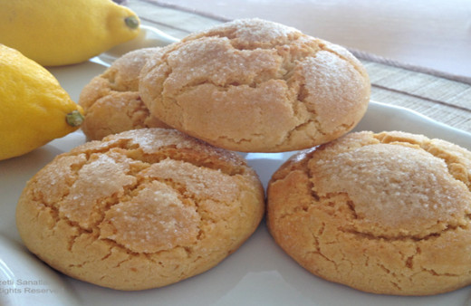 Çay ile muazzam uyumuna hayran kalacaksınız! Bu limonlu bademli kurabiyenin tadı damağınızda kalacak
