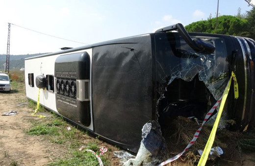 Çanakkale'de devrilen tur otobüsünün şoförü için flaş karar