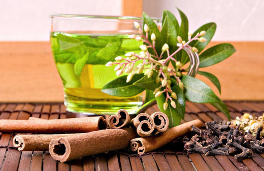 Kilo problemi yaşayanlara müjdeli haber! Yeşil çayın içine bunları ekleyerek 1 haftada 4 kilo verin